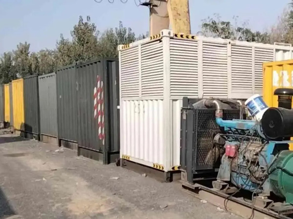万源200KW柴油发电机机组每小时油耗是多少？